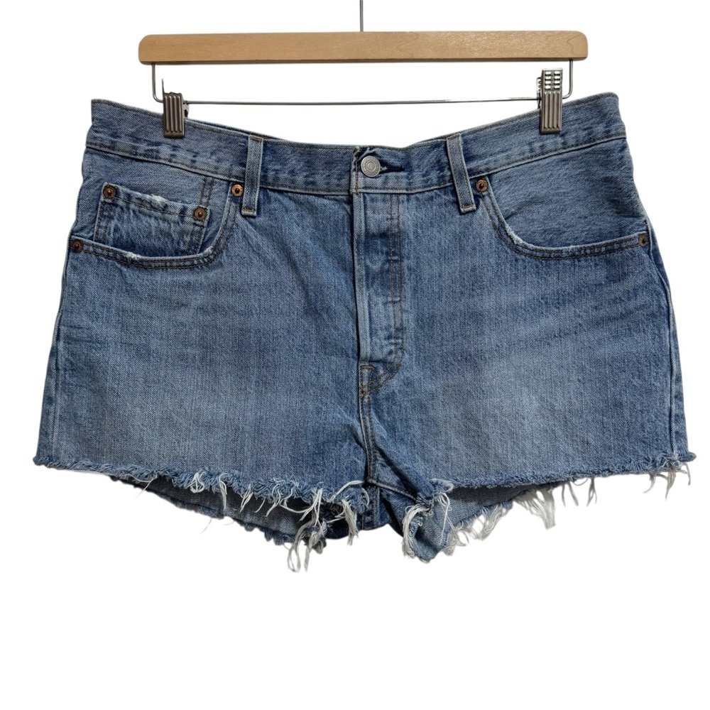 Levi’s 501 Cut Off Jean Shorts Women Size 32 Button Fly Distressed Medium Wash